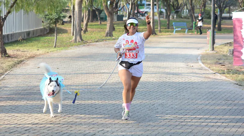 A través de esta gráfica se transmite el momento de satisfacción yendo con su mascota. 